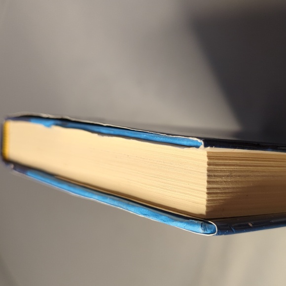 The Light Between Oceans by M. L. Stedman Hardback - Picture 5 of 5